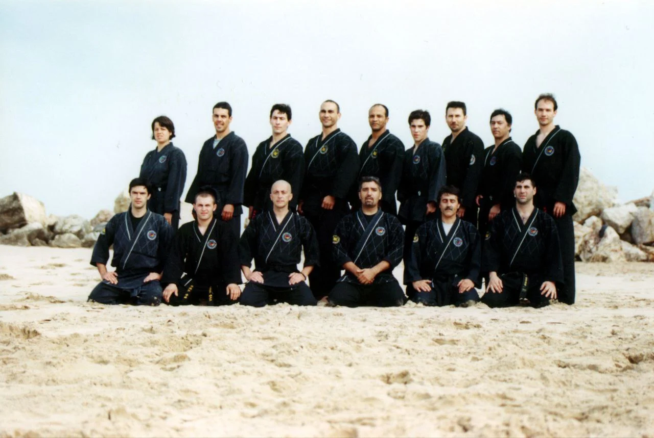 Curso año 2000 Costa Caparica Portugal. cinturones negros